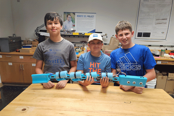 Middle school students spent June 3-6 learning about robot construction, wiring, and programming as part of the University of New Orleans Robotic Eel Camp.