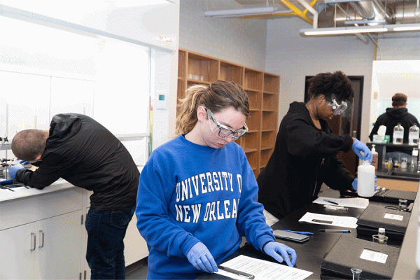 Chemistry Department Receives McLean Grant for Lab Instruments